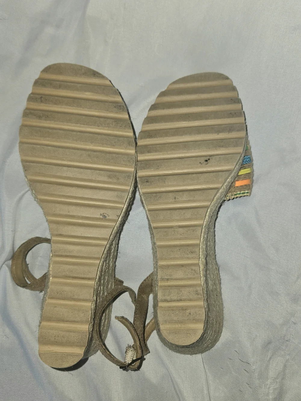 Mudd Y2k Women's Tan Sandals with Multicolor Woven Straps Size 7.5 Ankle Strap